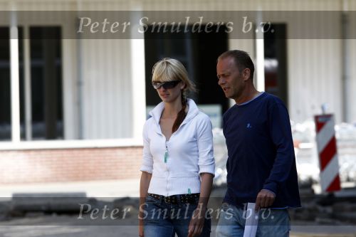 Landsmeer 25 april 2009
Ron Boszhard met zijn nieuwe vriendin Emilie Rozenga in Landsmeer.
Peter Smulders bv