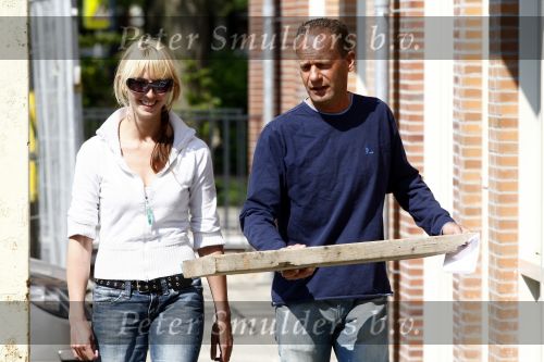 Landsmeer 25 april 2009
Ron Boszhard met zijn nieuwe vriendin Emilie Rozenga in Landsmeer.
Peter Smulders bv