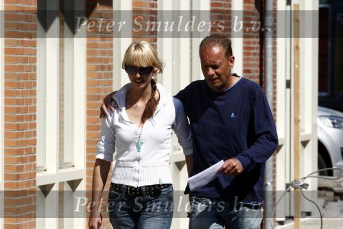 Landsmeer 25 april 2009
Ron Boszhard met zijn nieuwe vriendin Emilie Rozenga in Landsmeer.
Peter Smulders bv