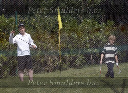 Vale do Lobo 5 mei 2008
Ronald Koeman jr gaat een rondje golfen samen met Julian de Mol ( zoon van Linda de Mol )