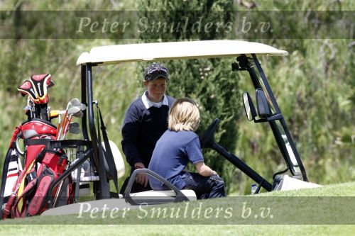 Vale do Lobo 5 mei 2008
Ronald Koeman jr gaat een rondje golfen samen met Julian de Mol ( zoon van Linda de Mol )