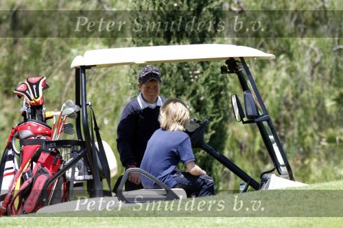 Vale do Lobo 5 mei 2008
Ronald Koeman jr gaat een rondje golfen samen met Julian de Mol ( zoon van Linda de Mol )
