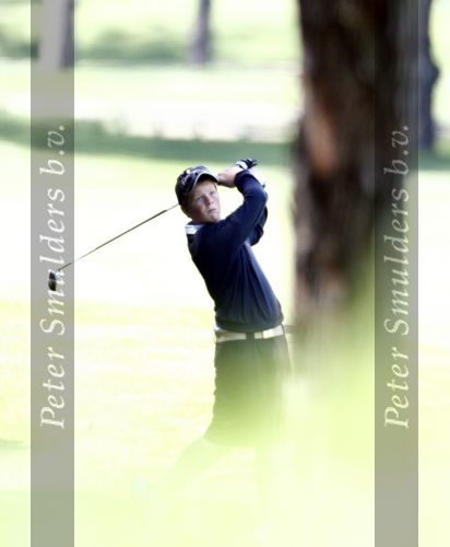Vale do Lobo 5 mei 2008
Ronald Koeman jr gaat een rondje golfen samen met Julian de Mol ( zoon van Linda de Mol )