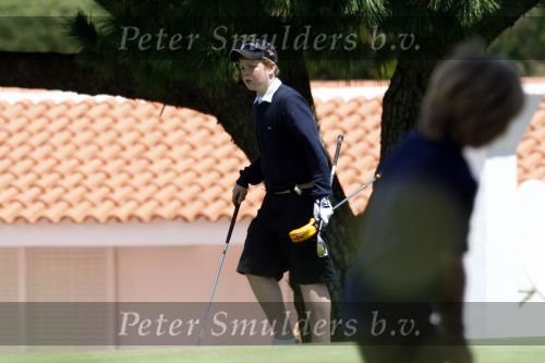 Vale do Lobo 5 mei 2008
Ronald Koeman jr gaat een rondje golfen samen met Julian de Mol ( zoon van Linda de Mol )