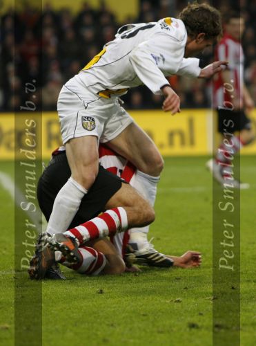 Eindhoven, 30 December 2007
Laatste Kompetitiewedstrijd van het jaar PSV-NAC  Eindstand 2-0 Seizoen 2007/2008
Ronnie Stam in duel met Otman Bakkal