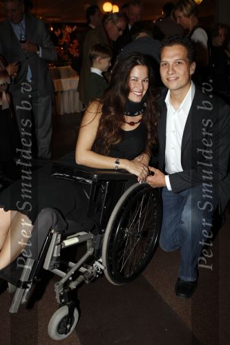 Kaatsheuvel 24 november 2007
Premiere Assepoester in de efteling.  roos Prommenschenkel met vriend