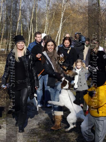 Diemen 14 februari 2009
Bridget Maasland vriend Pepijn zoon Mees en hond doen mee met tocht voor het goede doel ivm honden in het Diemer Bos.Met Rosanna Lima Kluivert
Peter Smulders bv
