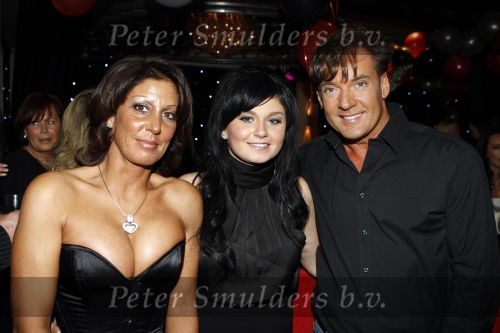 Vinkeveen 18 januari 2009
Roxeanne Hazes viert haar 16 e verjaardag in Roekz in Vinkeveen. gerard Joling met Roxeanne en Rachel
Peter Smulders bv
