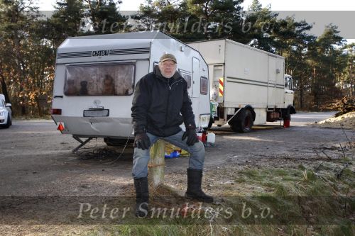 Swalmen, 25 Januari 209 Oud bokser Rudi Lubbers bij zijn caravan
Foto Peter Smulders BV