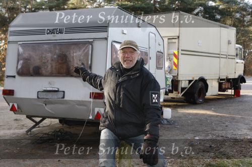 Swalmen, 25 Januari 209 Oud bokser Rudi Lubbers bij zijn caravan
Foto Peter Smulders BV