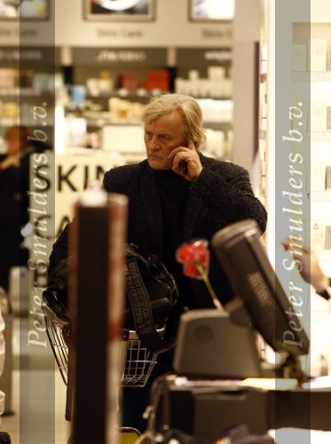 Schiphol 10 maart 2009
Rutger Hauer doet tax free inkopen op schiphol.
Peter Smulders bv