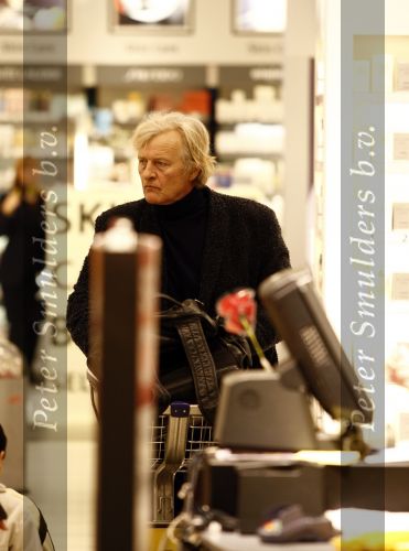 Schiphol 10 maart 2009
Rutger Hauer doet tax free inkopen op schiphol.
Peter Smulders bv