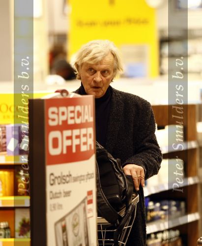 Schiphol 10 maart 2009
Rutger Hauer doet tax free inkopen op schiphol.
Peter Smulders bv