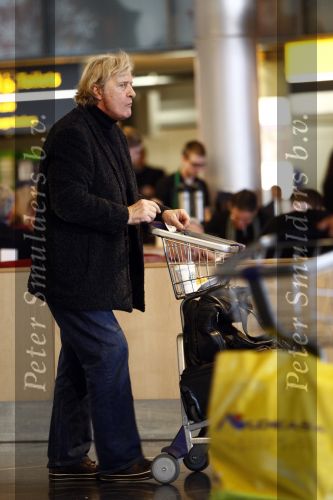 Schiphol 10 maart 2009
Rutger Hauer doet tax free inkopen op schiphol.
Peter Smulders bv