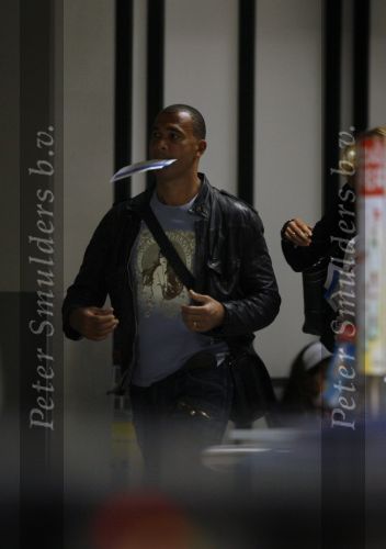 Schiphol 5 juli 2007
Gordon met zijn nieuwe vriend Edwin  en oa Ruud Gullit Christine Kroonenberg en Marc v d Linden op schiphol. Ze gaan de verjaardag van Gordon vieren op Mykanos.