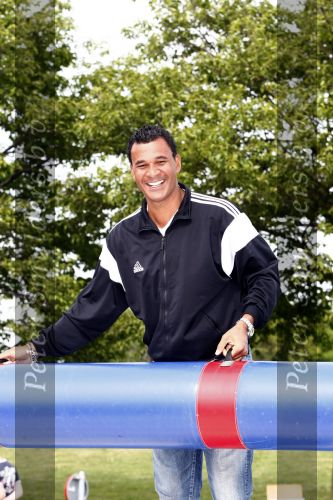 Velperbroek 9 mei 2009
Ruud Gullit bezoekt sportdag voor hangjongeren in Velperbroek.
Peter Smulders bv