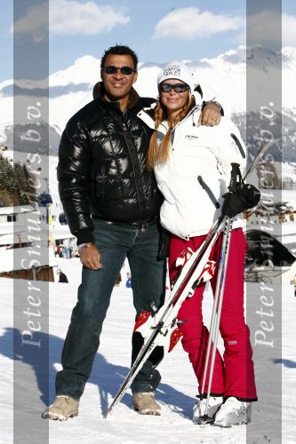 Fiss 15 februari 2009
Ruud en Estelle Gullit met hun kinderen Joelle en Maxim op ski vakantie in Fiss.
Peter Smulders bv