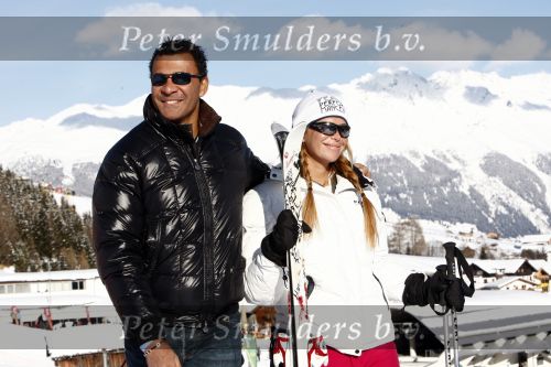 Fiss 15 februari 2009
Ruud en Estelle Gullit met hun kinderen Joelle en Maxim op ski vakantie in Fiss.
Peter Smulders bv