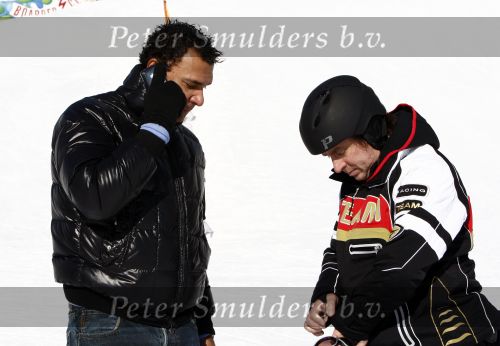 Fiss 15 februari 2009
Ruud Gullit met Joelle en Maxim op wintersport. Ook Marco Borsato en Leontien en Luca Jada en Senna zijn op skivakantie.
Peter Smulders bv