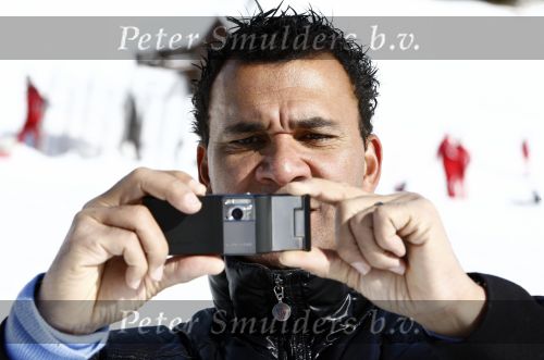 Fiss 15 februari 2009
Ruud Gullit met Joelle en Maxim op wintersport. Ook Marco Borsato en Leontien en Luca Jada en Senna zijn op skivakantie.
Peter Smulders bv