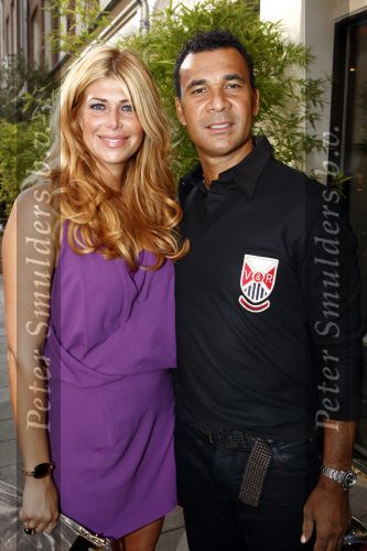 Amsterdam 26 juni 2008
Feestje voor Estelle Gullit haar 30e verjaardag in en pluche. Ruud Gullit was speciaal even over gekomen voor haar verjaardag.
