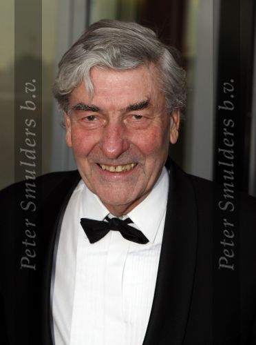 Rotterdam 16 december 2007
premiere Evita in het nieuwe Luxor theater. Ruud Lubbers met kleindochter