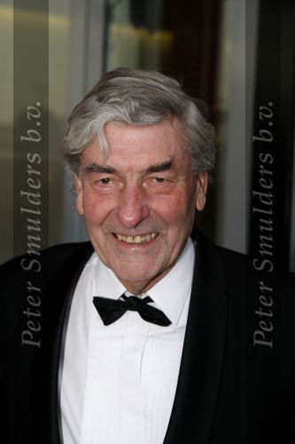 Rotterdam 16 december 2007
premiere Evita in het nieuwe Luxor theater. Ruud Lubbers met kleindochter