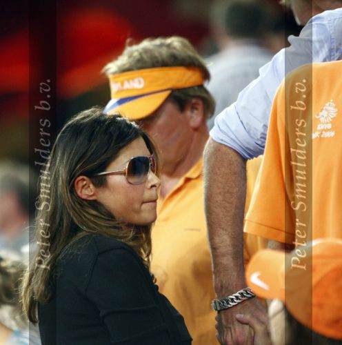 Basel 21 juni 2008
Sabia Boulahrouz op de tribune bij Nederland tegen Rusland . Ondanks het verlies van hun dochtertje sppelde Kalid gewoon mee tegen Rusland. Nederland speelde met een rouwband.