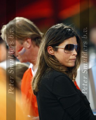 Basel 21 juni 2008
Sabia Boulahrouz op de tribune bij Nederland tegen Rusland . Ondanks het verlies van hun dochtertje sppelde Kalid gewoon mee tegen Rusland. Nederland speelde met een rouwband.