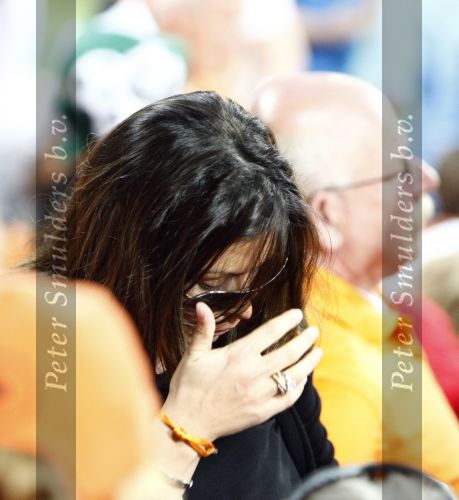 Basel 21 juni 2008
Sabia Boulahrouz op de tribune bij Nederland tegen Rusland . Ondanks het verlies van hun dochtertje sppelde Kalid gewoon mee tegen Rusland. Nederland speelde met een rouwband.