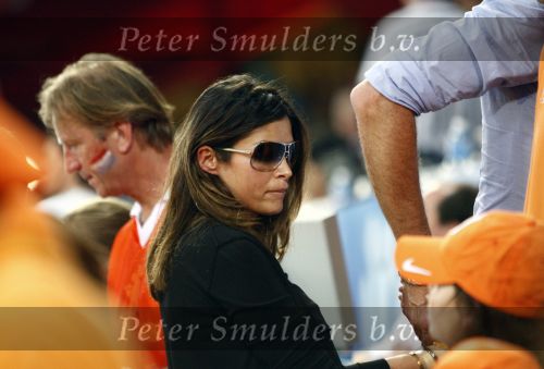 Basel 21 juni 2008
Sabia Boulahrouz op de tribune bij Nederland tegen Rusland . Ondanks het verlies van hun dochtertje sppelde Kalid gewoon mee tegen Rusland. Nederland speelde met een rouwband.