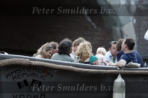Amsterdam 9 mei 2008
Sander Vahle aan het varen met een vriendin en Menno Kohler met zijn vriendin.
Peter Smulders bv