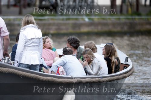 Amsterdam 9 mei 2008
Sander Vahle met een vriendin en Menno Kohler met zijn vriendin samen varend in een sloep op de grachten