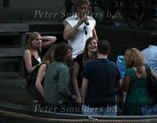 Amsterdam 9 mei 2008
Sander Vahle met een vriendin en Menno Kohler met zijn vriendin samen varend in een sloep op de grachten
