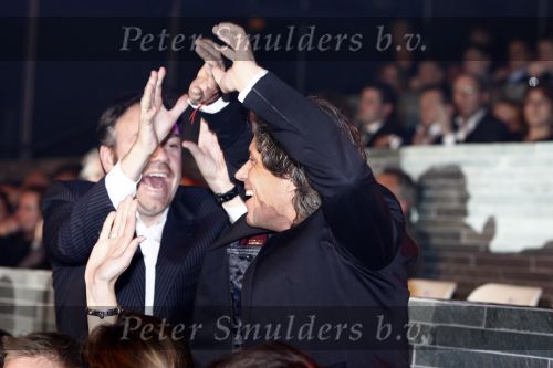 Hilversum 26 januari 2009
Linda de Mol bij de uitreiking van de gouden beelden bij beeld en geluid. Linda met Sander Vahle en Jeroen v Koningsbrugge
Peter Smulders bv