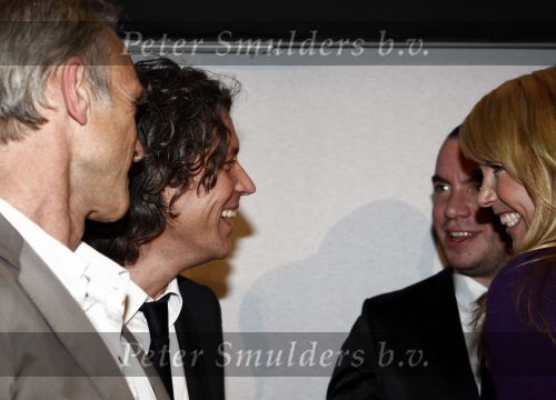 Hilversum 26 januari 2009
Linda de Mol bij de uitreiking van de gouden beelden bij beeld en geluid. Linda met Sander Vahle en Jeroen v Koningsbrugge
Peter Smulders bv