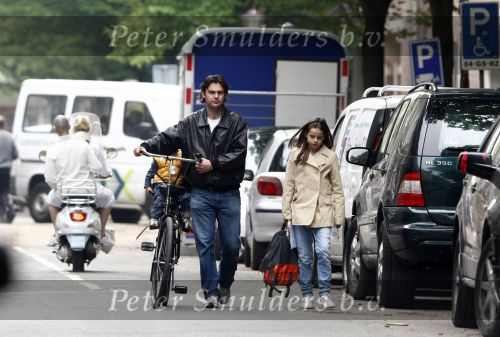 Amsterdam 27 mei 2008
Sander v d Laar met zijn zoontje Vince en India de dochtyer van Irene v d Laar op de fiets.