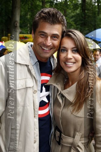 Wassenaar 9 juni 2008
Premiere Sittah in pretpark Duinrell. 
Sandy Kandau met vriend