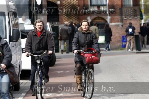 Amsterdam 19 april 2008
Sanne Wallis de Vries met man op de fiets in amsterdam.
Peter Smulders bv