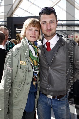 Amsterdam 12 mei 2009
Het blad Grazia organiseert samen met vespa scooters een leuke rally door amsterdam heen. Sebastiaan Labrie met zijn vriendin
Peter Smulders bv