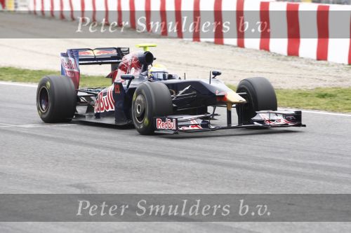 Barcelona 11 maart 2009
Test dag voor de formule 1 teams op het circuit van Barcelona. Sebastian Buemi voor het Red Bull Torro Rosso F1 team
Peter Smulders bv