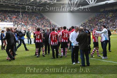 Arnhem, 20 April 2008 Kompetitiewedstrijd Vitesse-PSV, eindstand 0-1 Seizoen 2007/2008
PSV Landskampioen
Rob Fleur intervieuwt Sef Vergoossen na afloop van de wedstrijd
