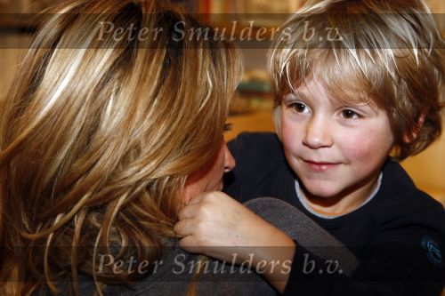 Uithoorn 23 januari 2008
Wendy v Dijk met Sem en broer Mike voorlezen tijdens de nationale vorleesdag  bij de speeldoos.