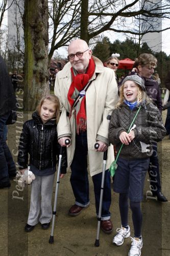 Kaatsheuvel 29 maart 2009
15 jarig bestaan van Princess in de efteling. Serge Henri Valcke op krukken
Peter Smulders bv