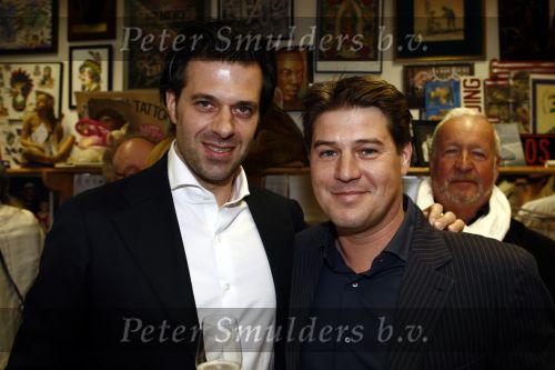 Amsterdam 11 mei 2009
Feestje Henk Schiffmacher en Sergio Herman. Sergio heeft een toetje gemaakt dat ontworpen is door Henk. Martijn Krabbe en Sergio Herman
Peter Smulders bv