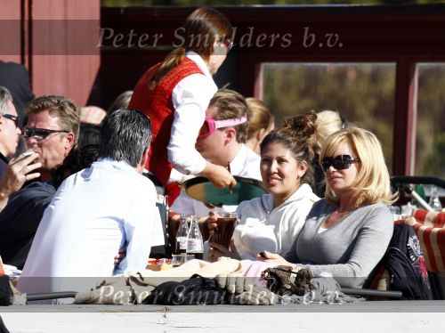 Lech 26 februari 2008
Connie Breukhoven met hans  Shanna Marvin en PA Edwin op ski vakantie in Lech.
Peter Smulders bv