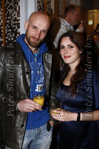 Haarlem 13 maart 2009
Premiere show Ellen ten Damme in de schouwburg van Haarlem. Sharon den Adel zwanger met haar vriend
Peter Smulders bv
