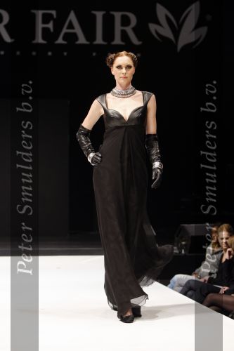 Amsterdam 7 december 2007
Modeshow Sheila de Vries op de Miljonairsfair met Anouk v Nes en Micky Hoogendijk.