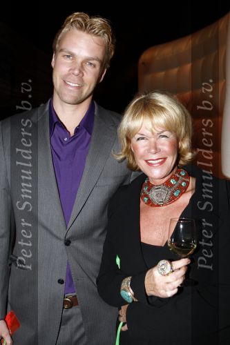Amsterdam 29 februari 2008
Premiere Circus du soleil. Sheila de Vries met zoon
Peter Smulders bv