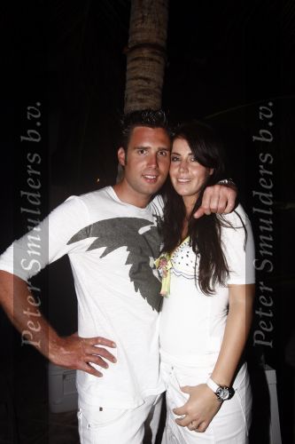 Curacao 31 december 2008 1 januari 2009
Oudjaarsfeest bij Mambo Beach. Nick Schilder met zijn vriendin
Peter Smulders bv